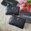 รุ่นที่ใครหลายคนรอคอย ❤️💚 CHANE VIP GIFT PURSE BAG กระเป๋าคล้องมือทรงมินิ จากงาน VIP GIFT แบรนด์ดังอย่าง CHANEL วัสดุหนัง PREMIUM PU สุดหรูเปิดปิดด้วยที่จับซิป LOGO อะไหล่เงิน ประดับโลโก้ ด้านในมีช่องใส่บัตรได้อีก3ช่อง มาพร้อมที่ใส่พวงกุญแจ
