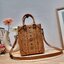 M.C.M SMALL SOFT BERLIN CROSSBODY IN VISETOS งานเบสท์เซลเลอร์ หายาก กับไอเท็มในดีไซน์ทรงกระเป๋าเดินทางแบบคลาสสิค ทรงตั้ง ย่อส่วนมาให้ใช้งานได้แบบสบายๆ พกพาสะดวก แมทช์ได้ทุกสไตล์ ใช้ได้แบบ unisex ใช้งานง่ายด้วยหูจับในตัว