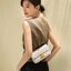 พร้อมส่งที่ไทยแล้วกับ CELINE TRIOMPHE SHOULDER BAG หนังทั้งใบลายสวยหรู ด้านในเปิดด้วยด้วยที่บีบโลโก้อะไหล่ทอง จุของได้กำลังดี ใส่โทรศัพท์ กระเป๋าสตางค์ใบสั้น ของจุกจิกได้ เหมาะกับสาวๆในวัน
