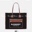 BURBERRY FRAGRANCES LARGE TOTE BAG วัสดุ Canvas & Leather ทรงเหลี่ยมมาในสี TwoTone ดีไซน์สวยอยู่ทรงสไตล์ Casual ด้านหน้ามีช่องใส่ของ ภายในโล่งกว้างและจุสุดๆสามารถใส่เอกสารA4 หนังสือ ของใช้ได้เยอะ น้ำหนักเบา อะไหล่แบรนด์สีทองหรู หูหิ้วหนังสะพายไหล่ได้ พร้อ