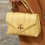 TORY BURCH KIRA QUILTED SMALL BAG พร้อมส่งที่ไทย ไม่ผิดหวังแน่นอนค่ะ! กระเป๋าหิ้วหรือสะพายข้างได้ วัสดุหนังแกะแท้ทั้งใบ ((หนังแกะจะมีคุณภาพดีเงานิ่มและแพงกว่าหนังวัวจ้า)) หนังนิ่มสวยงามมากๆค่ะ เปิดปิดกระเป๋าแบบหมุนล็อคแบบโลโก้แบรนด์ ใช้อะไหล่คลาสสิคดูหรูเ