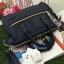 Anello polyester 2 way mini boston bag จากแบรนด์ดังในประเทศญี่ปุ่น กระเป๋าสไตล์คลาสสิค มีโครงปากกระเป๋ากว้างเป็นสัญลักษณ์ วัสดุหนัง pu กันน้ำได้ ภายในมีช่องใหญ่และช่องเล็กด้านข้าง2ช่อง เปิดปิดด้วยซิปคู่ มีตัวล็อคที่หูจับ ด้านหน้ามีช่องซิปเล็กใช้งานได้จริง