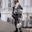 หนังแท้ DIOR SADDLE BAG with strap กระเป๋ารุ่นยอดนิยมตามแบบฉบับแบรนด์ งานออริหนังแท้ทั้งใบ ใช้งานได้ 2 แบบ สะพายยาว CROSSBODY และสายสั้นถือได้เก๋ๆ ลุคนี้คูลสุดๆ เลยค่าา ภาพถ่ายจากสินค้าจริง! สวยมาก พร้อมส่งที่ไทยราคาสุดคุ้ม สาวๆ ห้ามพลาดค่ะ!