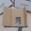 GUESS FACTORY WOMEN'S WALLET กระเป๋าสตางค์ใบยาว3พับดีไซน์สวยรุ่นใหม่ล่าสุดวัสดุหนังนิ่ม ปั๊มลายคมชัด ด้านหน้าประดับโลโก้แบรนด์สวย เปิดปิดด้วยฝาบนเปิด/ปิด ภายในมีทั้งช่องใส่รูป ช่องใส่ธนบัตร แบงก์พัน และช่องใส่บัตรหลายช่องแยกเป็นสัดส่วน ภาพถ่ายจากสินค