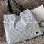 ORI 🥂 Baobao Issey Miyake Cart geometric tote bag / Miyake Cart Tote Bag รูปทรงที่สร้างขึ้นโดยบังเอิญ' เสื้อผ้าที่มีโครงสร้างและได้รับการออกแบบทางวิศวกรรมอันเป็นเอกลักษณ์ของแบรนด์ ส่งต่อไปยังเครื่องประดับที่น่าประทับใจและไร้กาลเวลาเหล่านี้ กร