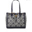 TORY BURCH FACTORY MONOGRAM JACQUARD TOTE BAG กระเป๋าถือหรือสะพายรุ่นล่าสุดดีไซน์ยอดนิยมจาก TORY BURCH FACTORY OUTLET วัสดุ Woven Jacquard & Leather ทอลาย Jacquard Singnature แบรนด์รอบใบสวยอยู่ทรงเป็นเอกลักษณ์ เปิดปิดแบบ Drawstring ขนาดใหญ่กำลังดี กว้างแล