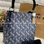 COACH TOWN BUCKET BAG WITH HORSE AND CARRIAGE PRINT ((2081-236)) 🔺กลับมาแล้ว ตามคำเรียกร้องค่ะ! กระเป๋าคล้องไหล่//สะพายข้างได้ วัสดุ pvc อย่างดี หนังนิ่มป่องพองตัวสวยงาม ลายรถม้าทั้งใบค่ะ ภายในกระเป๋าแบ่งเป็น2ช่องหลัก เปิดปิดแบบกระดุมแม่เหล็ก ภายใ