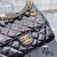 CHANEL SMALL HOBO BAG ใหม่ล่าสุดก่อนใคร กับคอลใหม่ลุคลูกคุณยอดฮิต Shiny Crumpled Calfskin & Gold-Tone Metal ตอบโจทย์ได้ทุกลุค ทุกไลฟ์สไตล์ ใช้งานได้ง่ายคล่องตัว กับกระเป๋าสะพายข้าง ปรับเปลี่ยนการใช้งานได้หลากหลาย ภายในเป็นช่องโล่ง สะพายไปเที่ยว ทำงาน ออกเ