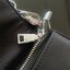 Prada nylon crossbody bag พร้อมส่งรุ่นใหม่ New Arrival จากแบรนด์ Prada ทรง shoulder bag ทรงยอดฮิตของคุณผู้หญิงเลยค่ะ มาพร้อม2สาย สายสปอร์ตและสายโซ่ วัสดุทำจากผ้าNylon อย่างหนา กันน้ำได้คะ