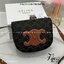 CELINE FOLCO CUIR TRIOMPHE IN MONOGRAM CANVAS กระเป๋าทรงครอสบอดี้ ลายโมโนแกรมวินเทจ รุ่นที่ดาราใช้กันเยอะมาก และเป็นอีกหนึ่งใบที่ครองใจสาวๆ ทรงน่ารักมากๆ