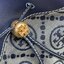 Tory burch t monogram jacquard drawstring hobo อีกหนึ่งคอลเลคชั่นจาก T monogrameที่ออกแบบมาในรูปทรงกระเป๋า hobo เป็นกระเป๋าที่มีพื้นที่เยอะในการจัดเก็บสิ่งของได้อย่างดีเยี่ยม ลวดลายสีสันของกระเป๋าทอลายแบบแจ๊คการ์ดอย่างประณีต สะท้อนให้เห็นถึงกลิ่นอายงานฝีม