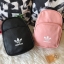 ADIDAS ORIGINALS CLASSIC MINI BACKPACK กระเป๋าเป้ทรงคลาสสิคไซส์มินิจากแบรนด์ adidas มาในขนาดกระทัดรัด น้ำหนักเบา พกพาสะดวกมากๆ วัสดุหนังนิ่มมือสุดๆ!! ทำความสะอาดง่าย เปิด-ปิดกระเป๋าด้วยซิป มีช่องหลักและช่องย่อยด้านหน้า หัวซิปปั๊มแบรนด์อะไหล่สวย ภายในกระเป