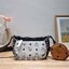 M.C.M AREN CROSSBODY POUCH TRIO in Visetos Original รีรันรุ่นสวยปังเกินต้าน กับไอเท็มที่ยูทูปเบอร์ต่างก็รีวิวให้คะแนนกันล้นๆ กระเป๋าสะพายข้างสุดชิค ดีไซน์ไม่เหมือนใคร 3 ใบ 3 สี!!