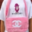 ชมพู MUST HAVE ITEM 2019 !! รุ่นยอดฮิตของ **วัยรุ่นสายสตรีท ทั่วโลก จากงาน CHANEL VIP GIFT **ของแท้100% **มีป้ายNOTFORSALE เป็นกระเป๋า ใบสวยรุ่นหายาก ขนาดกำลังดี ใช้ได้ทั้งหญิงชายเลยค่ะ ขนเฟอร์นิ่มมากกก เก็บของอย่างดี น้ำหนักเบา ด้านในมีช่องใส่ของจุกจิก M