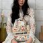 DIOR WOMEN MEDIUM LADY D-LITE BAG VIP GIFT WITH PURCHASE (GWP) พรีเมี่ยมกิ้ฟ Limited Edition จาก DIOR DUTYFREE COUNTER วัสดุหนังแท้ Calfskin หุ้มด้วยผ้า Cannage อีกชั้นและปักลวดลาย 'Dior Palm' กระเป๋า Lady D-Lite ผสมผสานความสง่างามและคลาสสิกที่เ