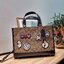 Coach Disney X Coach Dempsey Carryall In Signature Canvas With Patches CC873 คอลเลคชั่นใหม่ กับเหล่ายัยตัวร้าย ที่ไม่มีใครไม่รู้จัก!! กับกระเป๋าทรงโท้ท ไซส์ใหญ่ที่สามารถจุของได้แบบไม่ต้องกังวล ฟังก์ชั่นการใช้งานสะดวกที่สุด ดีไซน์ลวดลายแพทช์โดดเด่น มีทั้งส