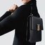 พรีเมี่ยมกิ๊ฟแท้ 100% 】BURBERRY FRAGRANCES CROSSBODY BAG VIP GIFT WITH PURCHASE (GWP) กระเป๋าสะพายพรีเมี่ยมกิ๊ฟ Limited Edition จากน้ำหอม BURBERRY DUTY FREE วัสดุ Canvas Cotton & Leather ทรงเหลี่ยมแนวตั้งดีไซน์สวยหรูอยู่ทรงมีโลโก้แบรนด์ด้านหน้า เปิดปิดด้ว