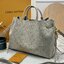 LV Bella Tote Flight Mode กระเป๋าทรงโท้ทใบใหญ่ รุ่นใหม่สีสวยละมุนมาก ต้อนรับลมหนาว สวยงามลงตัวอย่างสง่างาม หรูหราที่สุด ดีไซน์โดดเด่นด้วยการไล่เฉดสีแบบใหม่ ฉลุลาย Degradé Monogram