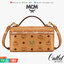 M.C.M ROCKSTAR VANITY CASE IN VISETOS กระเป๋าใส่เครื่องสำอางค์ ทรงกล่องสวย ที่สามารถใช้เป็น everyday bag สะพายได้ทุกวัน พกของสำคัญก็ยังได้ ใส่มือถือได้ทุกรุ่น ดีไซน์เอกลักษณ์ ใช้งานได้สะดวกด้วยซิปรูด ภายในมีช่องแบ่ง มาพร้อมสายสะพายและหูจับในตัว ปรับ