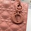 หนังแท้ DIOR LADY BAG 17cm ไซส์เล็กขนาดกำลังน่ารักเลยค่ะ งานออริหนังแท้ทั้งใบปั้มลายรุ่นใหม่ล่าสุด ความสง่างามอีกหนึ่งรุ่นของ Dior รูปทรงสีเหลียม ขนาดกระทัดรัด ตั้งอยู่ทรง ฐานกระเป๋าแข็งแรง มีหมุดรองฐาน ดีไซน์ที่มีเอกลักษณ์เฉพาะตัว ด้านหน้าตกแต่งด้วยตัวอั