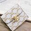 พรีเมี่ยมกิ๊ฟแท้ 100% 】CELINE SHORT WALLET VIP GIFT WITH PURCHASE (GWP) พรีเมี่ยมกิ๊ฟ Limited จาก CELINE HAUTE PARFUME DUTYFREE COUNTER วัสดุ Triomphe Canvas หนังสวยอยู่ทรงปั้มโลโก้ด้านหน้าเปิดปิดฝาพับกระดุม