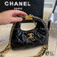 CHANEL Mini Hobo Bag น่ารักแบบตะโกนมาจ้าแม่ กระเป๋ามินิทรงโฮโบ บอกเลยว่าใบนี้สวยและโดดเด่นมาก ด้วยสายโซ่สีทองอร่ามมาแบบมัดรวม เพิ่มกิมมิกแบบถือด้วยตัวล็อกปิดอะไหล่สีทอง จะถือก็ Cute จะสพายก็ปัง เอาอยู่เลยค่า สาวๆ ห้ามพลาดเชียวน้าา