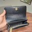 TORY BURCH BRITTEN MINI TOP HANDLE BAG พร้อมส่งที่ไทย กระเป๋าสะพาย Crossbody วัสดุหนังวัวแท้ การออกแบบเรียบง่าย ยังคงความหรูหราเอาไว้ มาพร้อมสายยาวโซ่อะไหล่ทองสลับหนัง ถอดออกได้ ตอบสนองการใช้งานได้ดี มีหูหิ้วด้านบนสามารถใช้งานได้ในหลายโอกาสค่ะ