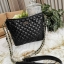 Guess Woman Factory Crossbody Bag กระเป๋าสะพายรุ่นใหม่ดีไซน์สวยหรูคลาสสิคจาก GUESS FACTORY วัสดุหนังเเกะสังเคราะห์เนื้อหนานิ่มลายตาราง เปิดปิดด้วยซิปสะดวกใช้ ด้านหน้ามีโลโก้ ภายในมีโลโก้ช่องใส่ของ และช่องซิป ใส่กระเป๋าสตางค์ใบยาว ของใช้ได้จุ มาพร้อมสายสะพ