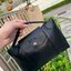Longchamp Le Pliage Cuir Crossbody Bag อีกหนึ่งคอลเลคชั่น Le Pliage Cuir หนึ่งในตระกูลกระเป๋าสุดไอคอนิกจากแบรนด์ Longchamp และจัดการปรับดีไซน์ให้มีขนาดเล็กลงในทรงcrossbody กะทัดรัดสะพายแล้วคล่องตัว ด้วยดีไซน์ที่ดูเป็นเอกลักษณ์การใช้งานช่องหลักที่ซิปด้านหล