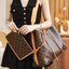 LV CARRYALL Monogram Canvas 12" / LV Shopping Bag รุ่นใหม่ล่าสุด กระเป๋าสะพายทรงหรูหรามีสไตล์ สวยปังมั้ยไหว ใบจริงสวยมากกกก ได้สวยก่อนใคร วัสดุหนังแคนวาสเคลือบลาย สวย คลาสสิค ภายในเป็นช่องโล่ง จุของได้เยอะ สาวๆใช้ใบนี้ สะพายไปไหนก็เข้ากัน ถ่ายรูปสวยๆ
