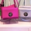 Kate Spade New York Crossbody Bag กระเป๋าสะพาย crossbody size mini กำลังน่ารัก วัสดุหนังลาย saffiano น้ำหนักเบา ด้านหน้ามี logo brand เปิดเปิดกระเป๋าแบบหมุนล็อค ภายในโล่งใส่มือถือได้ทุกรุ่น ใส่กระเป๋าสตางค์ใบสั้น, มือถือได้ทุกรุ่น ภายในมี 1 ช่องเล็ก ใส่มื