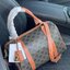 VIP 】CELINE BOSTON BAG IN TRIOMPHE CANVAS AND TAN ลวดลาย Triomphe Canvas Collection เป็นที่นิยมตลอดกาล มาในรูปแบบกระเป๋าทรงหมอนที่ได้รับความนิยมแบบทุกยุคทุกสมัย ซึ่งเป็นรูปทรงที่มีความคลาสสิก ดูดีแบบไม่มีตกยุค มาพร้อมขนาดที่ง่ายต่อการพกพา จัดเก็บหรือหยิบข
