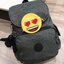 KIPLING EMOJI CITY BACKPACK กระเป๋าเป้ฝาปิด Limited Edition คอลเลคชั่น EMOJI ชนช็อป วัสดุ Cotton+Polyester100% เปิดปิดด้วยฝาปิด กระดุมแม่เหล็ก และซิปรอบ มาพร้อมกระเป๋าใบเล็กสายโซ่ รูป EMOJI น่ารักสุดๆ พวงกุญเเจลิงถอดเเยกใช้ได้ มีช่องซิป ด้านหน้า และหลังหั