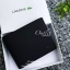 LACOSTE WALLET กระเป๋าสตางค์แบบพับ2ตอนสำหรับผู้ชาย มีช่องใส่บัตร ใส่ธนบัตรแยกเป็นสัดส่วน กระเป๋าสตางค์คุณภาพดีตามแบบฉบับของแบรนด์ มากล่อง ถุงกระดาษแบรนด์แบรนด์แข็งแรงสวยมากค่ะ ไม่ว่าจะใช้เองหรือเป็นของขวัญก็สุดคุ้มและน่าใช้ ห้ามพลาดเลยค่า
