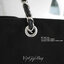 อะไหล่เงิน New Arrival!! พร้อมส่งที่ไทย ตามคำเรียกร้อง CHANEL VIP CANVAS TOTE BEAUTY GIFT TOTE CANVAS GOLD HARDWARE CHAIN STRAPS วัสดุทำจาก **ผ้าแคนวาสหนา บุด้วยผ้าซับอีกชั้น ด้านหน้ามีโลโก้แบรนด์ ตรงอะไหล่ปั้มแบรนด์ทุกจุด ตัวสายทำจากโซ่ เรียบ หรู ดูดี ใส