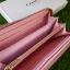 Coach longvwallet กระเป๋าสตางค์ใบยาวซิปรอบ ด้านหน้าตประดับโลโก้แบรนด์ อะไหล่ทอง ซิปแบรนด์ปั๊ม ภายในมีช่องใส่บัตร 1 2ช่อง และช่องใส่ธนบัตร 3 ช่อง มีช่องซิปกลางใส่เหรียญค่ะ