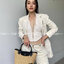 LONGCHAMP LE PLIAGE COLLECTION PAILLE TOP HANDLE BAG มี 3 ขนาด XS/S/M กระเป๋าถือหรือสะพาย งานสาน raffia ปากกระเป๋าตัดด้วยหนังสีดำ ลุคช์สุดเท่ของเหล่า Celebrities กับกระเป๋าปิคนิกสุดฮิตจาก Longchamp อย่าง Le Pliage Paille (เลอ ปลิยาจ ไพล์) ถือเป็นกระเป๋าที