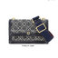 Medium Tory burch t monogram jacquard shoulder bag คอลเลคชั่น T Monogram สำหรับคอลเลคชั่นฤดูใบไม้ผลิ 2021 เราสร้างสรรค์ลายโมโนแกรมที่ได้รับแรงบันดาลใจมาจากลวดลายการถักทอผ้าห่มของชาว Pennsylvania Dutch แบบดั้งเดิม เป็นการเฉลิมฉลองโลโก้สุดไอคอนนิคของแบรนด์ 