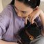 VIP 】CELINE TABOU CLUTCH BAG CELINE MINI CROSSBODY BAG (GWP) วัสดุ Triomphe Canvas หนังสวยอยู่ทรงกันน้ำได้ ขนาดกำลังน่ารัก การออกแบบที่เน้นความเรียบแต่หรู มาพร้อมสายสะพายสั้นและสายสะพายยาว สำหรับสะพายไหล่ สายปรับระดับสั้น-ยาวได้ (ถอดไม่ได้) โดดเด่นที่ด้าน