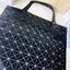 BAOBAO ISSEY MIYAKE 10x10 BLOCK TOTE BAG 39cm กระเป๋าถือทรง shopping โท้ทใบใหญ่ลายตาราง เกรดออริจินอล ภาพสินค้าถ่ายจากงานขายจริง ใช้งานต่างประเทศได้