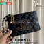 SIZE MEDIUM พร้อมส่งรุ่นขายดี!!! Don't Miss! Chanel Clutch Bag VIP Gift With Purchase (GWP) กระเป๋าคลัชแบนหรือกระเป๋าสตางค์ GWP จาก Chanel Cosmetic Counter Duty free วัสดุหนังคาเวียร์สวยหรูเปิดปิดด้วยซิปสะดวกใช้ ด้านหน้าประดับโลโก้แบรนด์อะไหล่ทองและม