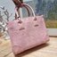 M.C.M SMALL MUNCHEN TOTE IN VISETOS พร้อมส่ง 3 สี กระเป๋าโท้ทไซส์เล็ก ขนาดกำลังสวย พกพาง่าย ใหม่ล่าสุด ที่ใช้สามารถใช้ได้ทั้งหนุ่มๆและสาวๆ รูปทรงคลาสสิค