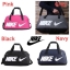NIKE TRAVEL BAG กระเป๋าเดินทางสะพายสไตล์ Sport ใบใหญ่ วัสดุ NYLON + POLYESTER ด้านหน้าสกรีนโลโก้แบรนด์พร้อมช่องซิปใช้งานง่าย ช่องใหญ่เปิดปิดด้วยซิปคู่ ภายในกว้าง ใส่เสื้อผ้าสำหรับเดินทาง หรืออุปกรณ์เล่นกีฬาและฟิตเนสได้ มาพร้อมสายสะพายปรับได้ฟรีไซส์ ใบใหญ่