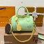 LV Speedy Bandoulière 20 bicolour กระเป๋าสะพายทรงหมอนไซส์เล็กน่ารัก Rare item รุ่นใหม่สีพาสเทลสวยหวาน ลูกคุณควรมีมากค่า โดดเด่นด้วยสายสะพายโซ่สีทองตัดกับสีกระเป๋าได้อย่างลงตัว