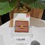 CELINE SHORT WALLET VIP กระเป๋าสตางค์ซีลีน หนังเรียบสวยอยู่ทรงมีโลโก้ด้านหน้าเปิดปิดด้วยฝาพับกระดุม ภายในมีช่องแบ่งหลายช่อง มีช่องใส่บัตรหลายช่อง ช่องใส่เหรียญ ช่องใส่ธนบัตร ใส่แบงก์พันได้เหมือนกระเป๋าสตางค์ยาวไอเท็มแนะนำ ล๊อตพิเศษ!! แถมสายโซ่สามารถสะพายไ