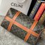 VIP 】CELINE BOSTON BAG IN TRIOMPHE CANVAS AND TAN ลวดลาย Triomphe Canvas Collection เป็นที่นิยมตลอดกาล มาในรูปแบบกระเป๋าทรงหมอนที่ได้รับความนิยมแบบทุกยุคทุกสมัย ซึ่งเป็นรูปทรงที่มีความคลาสสิก ดูดีแบบไม่มีตกยุค มาพร้อมขนาดที่ง่ายต่อการพกพา จัดเก็บหรือหยิบข
