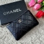 รุ่นที่ใครหลายคนรอคอย ❤️💚 CHANE VIP GIFT PURSE BAG กระเป๋าคล้องมือทรงมินิ จากงาน VIP GIFT แบรนด์ดังอย่าง CHANEL วัสดุหนัง PREMIUM PU สุดหรูเปิดปิดด้วยที่จับซิป LOGO อะไหล่เงิน ประดับโลโก้ ด้านในมีช่องใส่บัตรได้อีก3ช่อง มาพร้อมที่ใส่พวงกุญแจ