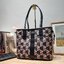 M.C.M SMALL REVERSIBLE LIZ SHOPPER IN VISETOS พร้อมเสิร์ฟความสวยให้ถึงบ้าน กับกระเป๋าทรงโท้ทไซส์ small ขนาดกำลังสวย แถมไม่พอ!! ยังมีใบลูกไปให้อีก สะพายแยกได้เก๋ๆด้วย!! ใครที่มองหากระเป๋าทรงโท้ทจุๆหน่อย ก็ต้องใบนี้เลย ดีไซน์ทรงสวยน่าใช้ โดดเด่นกว่าใคร ไม่ซ