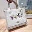 Coach X Peanuts Dempsey Tote 22 With Snoopy And Friends Motif CE850 คอลเลคชั่นใหม่ น้องน่ารักเกินต้านไปมาก!! กับกระเป๋าทรงโท้ท ไซส์กำลังสวย ดีไซน์ ลายการ์ตูนยอดฮิต ที่ใครๆก็ต้องรู้จัก พิมพ์คมชัดลงบนหนัง pepble ผิวสัมน่าใช้ ปากกระเป๋ามีกระดุมแม่เหล็กปิดกัน