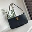 BURBERRY LEATHER SHOULDER BAG VIP GIFT WITH PURCHASE (GWP) พรีเมี่ยมกิ้ฟ Limited Edition ทรงยอดฮิตแห่งปี วัสดุหนังแท้ สวยหรูอยู่ทรงเปิดปิดด้วยซิปยาว(คล้องรางซิปคู่เพื่อเปิดปิด) อะไหล่ทอง ภายในโล่งมีช่องหลัก และช่องใส่บัตรแยกเป็นสัดส่วน สามารถใส่มือถือของใ